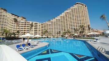 2 outdoor pools, pool umbrellas, sun loungers