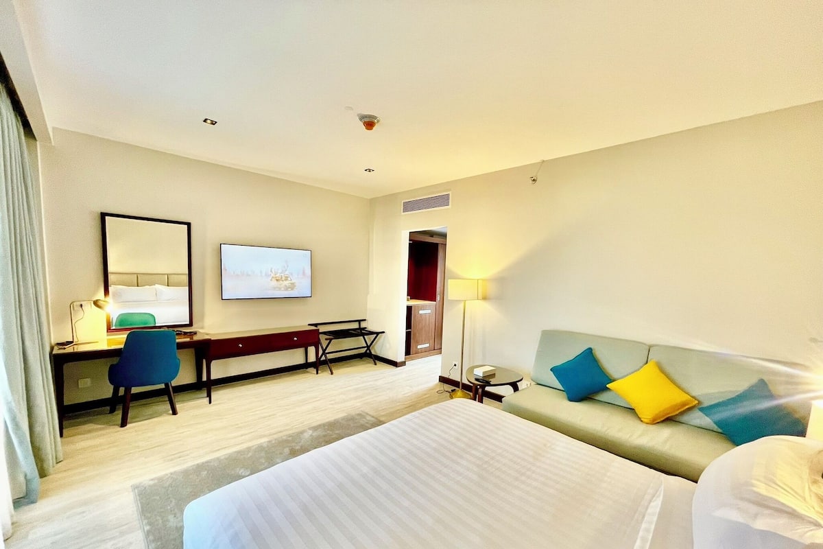 1 bedroom, in-room safe, desk, laptop workspace