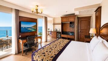 Premier Room, Balcony, Sea View | Premium bedding, minibar, in-room safe, desk