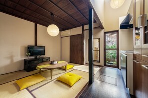 Holiday Rentals | Living area | Plasma TV - Kohaku-an Machiya Holiday House (Kyoto)
