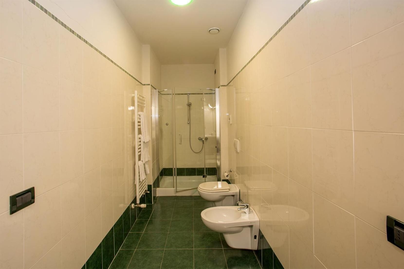 superior double or twin room | minibar, in-room safe, desk, soundproofing