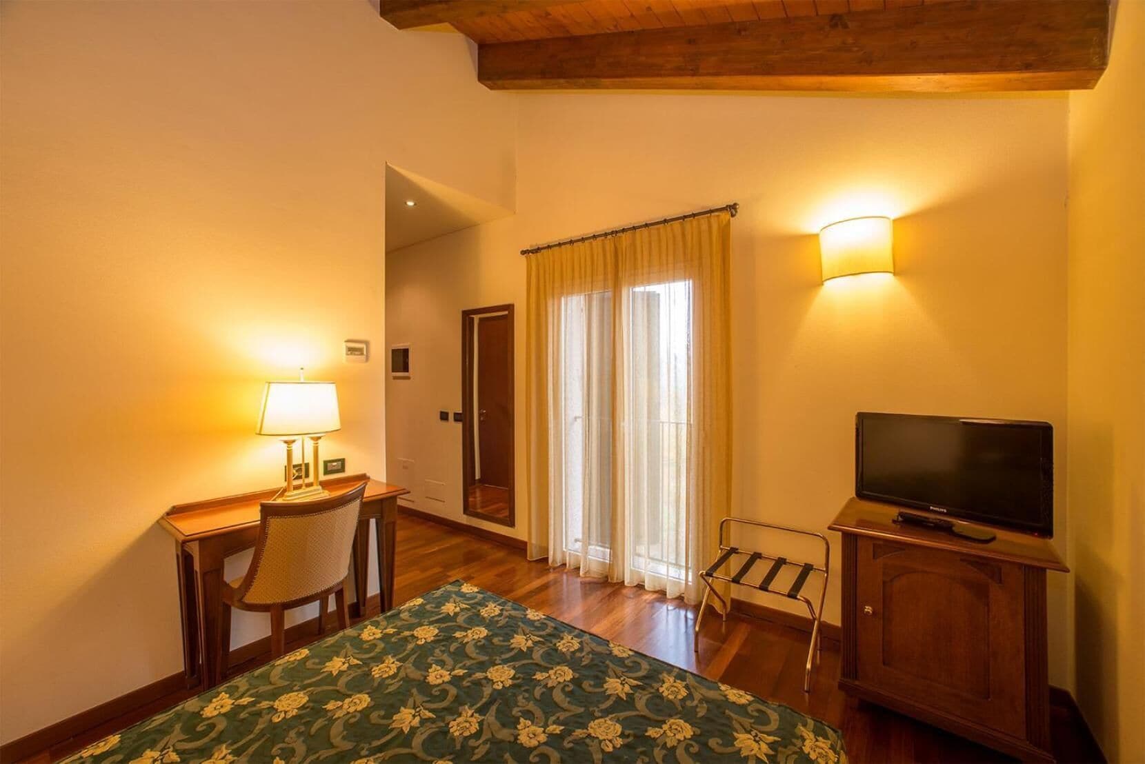 minibar, in-room safe, desk, soundproofing