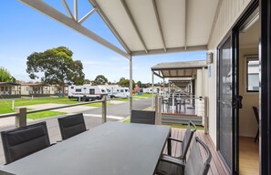 Deluxe 2 Bedroom Cabin - Sleeps 5 | Terrace/patio - Discovery Parks - Geelong (Belmont)