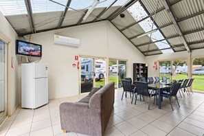 Dining - Discovery Parks - Geelong (Belmont)