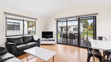 Televisión 88 cm con canales de televisión por cable