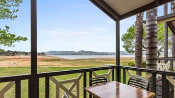 Superior 2 Bedroom Cabin - Sleeps 5 | Terrace/patio