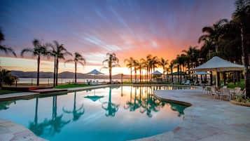 Outdoor pool, sun loungers