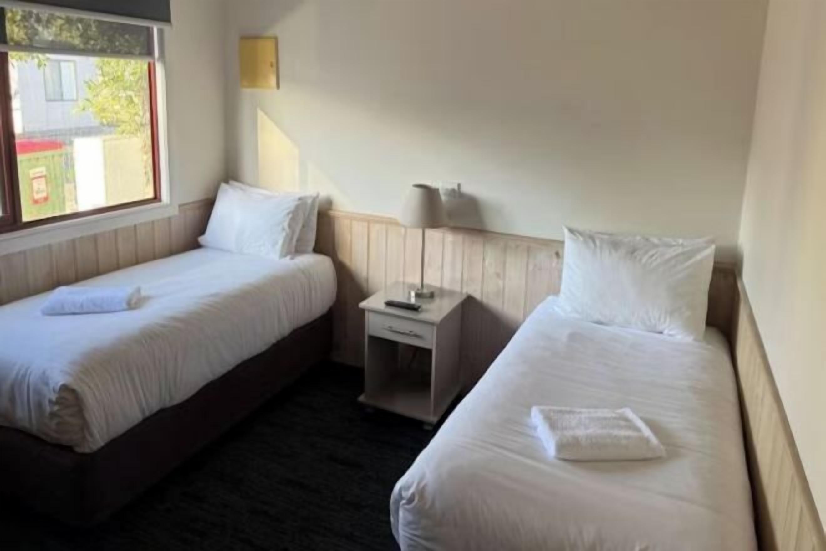 高档床上用品、熨斗/熨板、免费 WiFi、床单