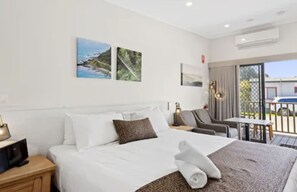 Superior-studio (Room) | Ylelliset vuodevaatteet, silitysrauta/-lauta, ilmainen Wi-Fi