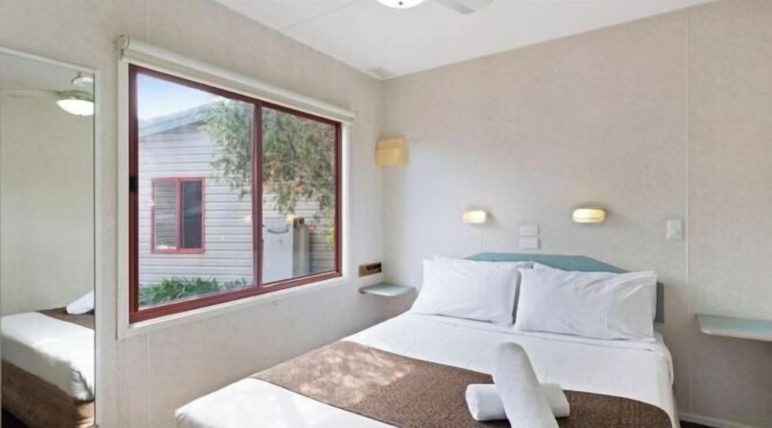 高档床上用品、熨斗/熨板、免费 WiFi、床单