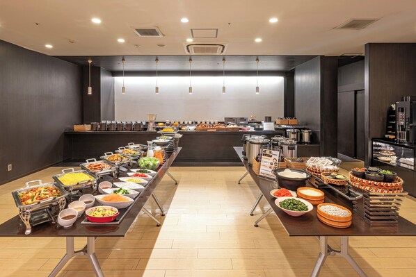 Daily buffet breakfast for a fee