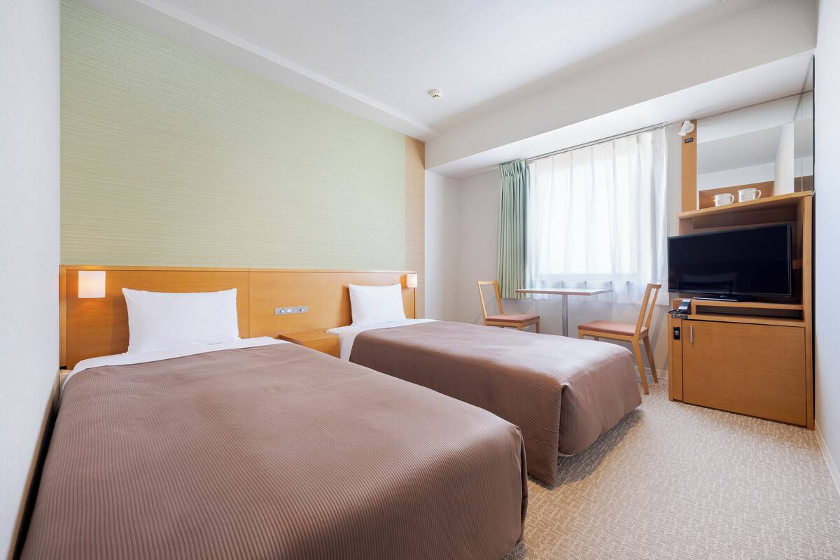 Phòng 2 giường đơn Tiêu chuẩn, không hút thuốc ( 2 Single Beds) | Bàn, màn/rèm cản sáng, phòng cách âm, bàn ủi/dụng cụ ủi quần áo 