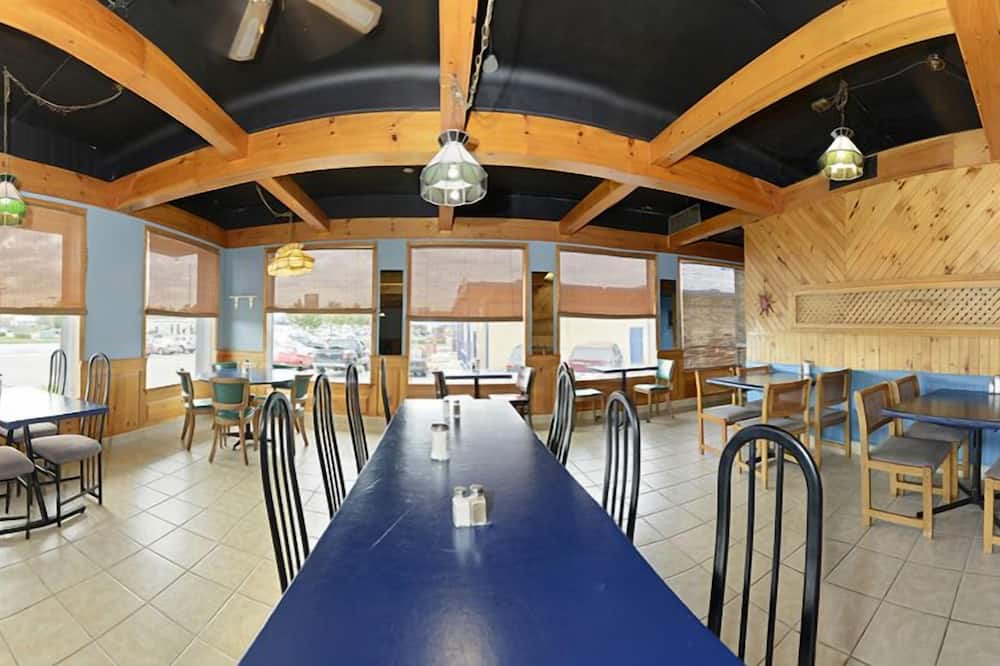 Travelers Inn