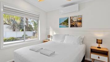 2 bedrooms, desk, free WiFi, bed sheets