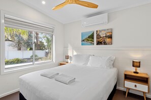 2 bedrooms, desk, free WiFi, bed sheets