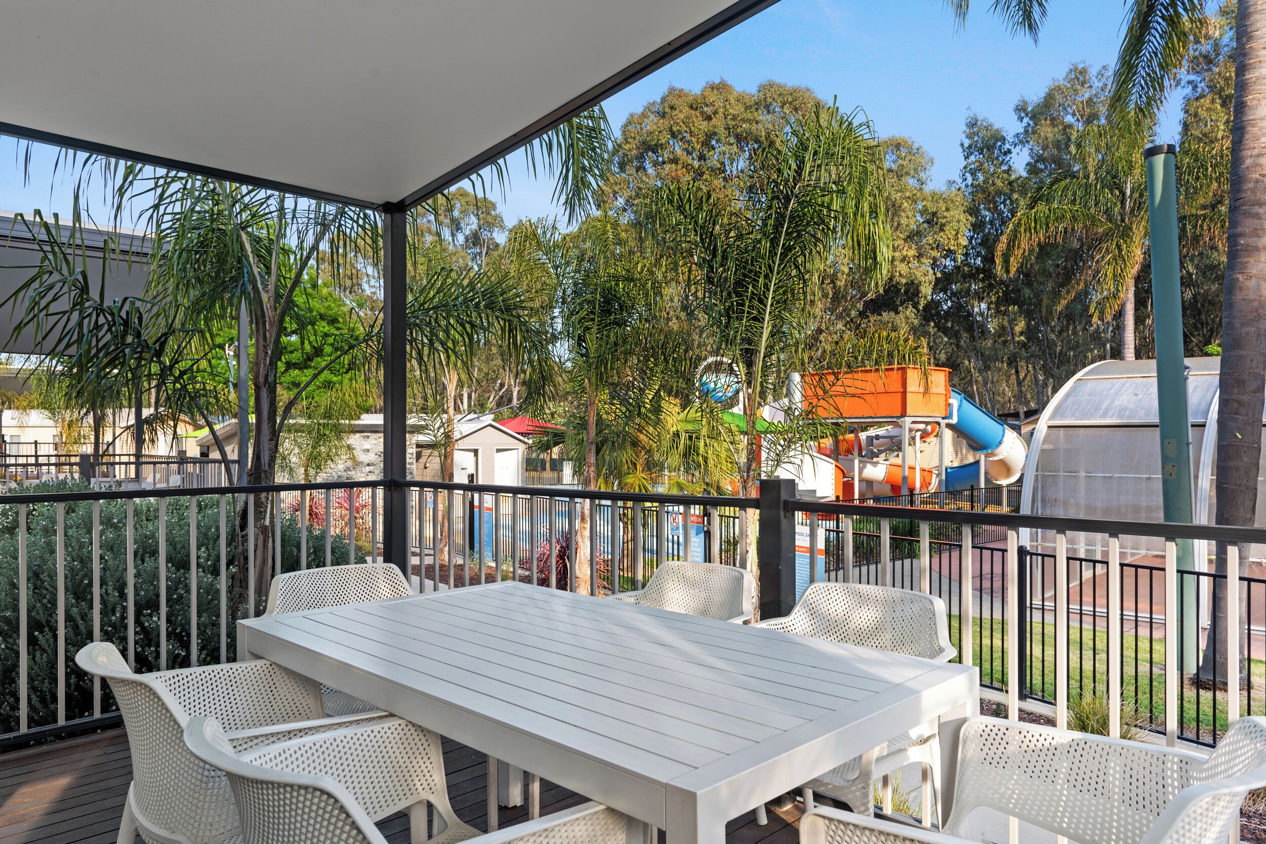 Deluxe 2 Bedroom Cabin - Water Park View | Terrace/patio