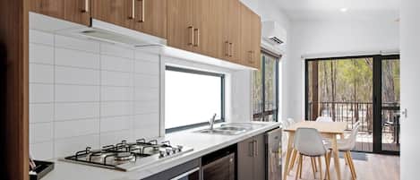 Deluxe 2 Bedroom Villa - Sleeps 6 | Private kitchen | Fridge, microwave, stovetop, cookware/dishes/utensils