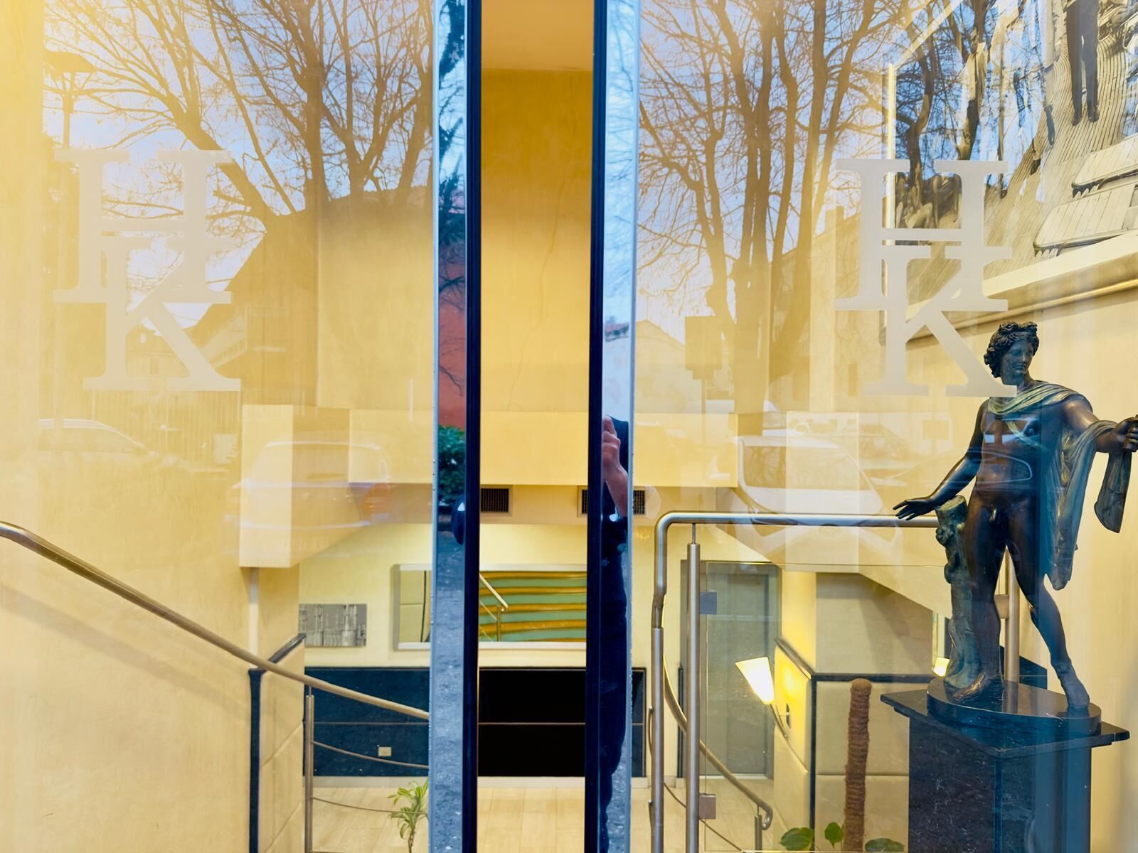 Pintu masuk properti