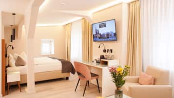 Deluxe Quadruple Room | Hypo-allergenic bedding, desk, laptop workspace, free WiFi