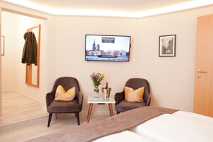 Deluxe Quadruple Room | Hypo-allergenic bedding, desk, laptop workspace, free WiFi