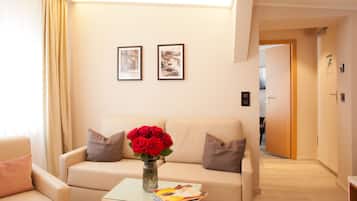 Deluxe Quadruple Room | Hypo-allergenic bedding, desk, laptop workspace, free WiFi