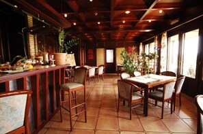 Lunch and dinner served  - Hôtel Vertige des Saveurs Brasserie N4 (Martelange)