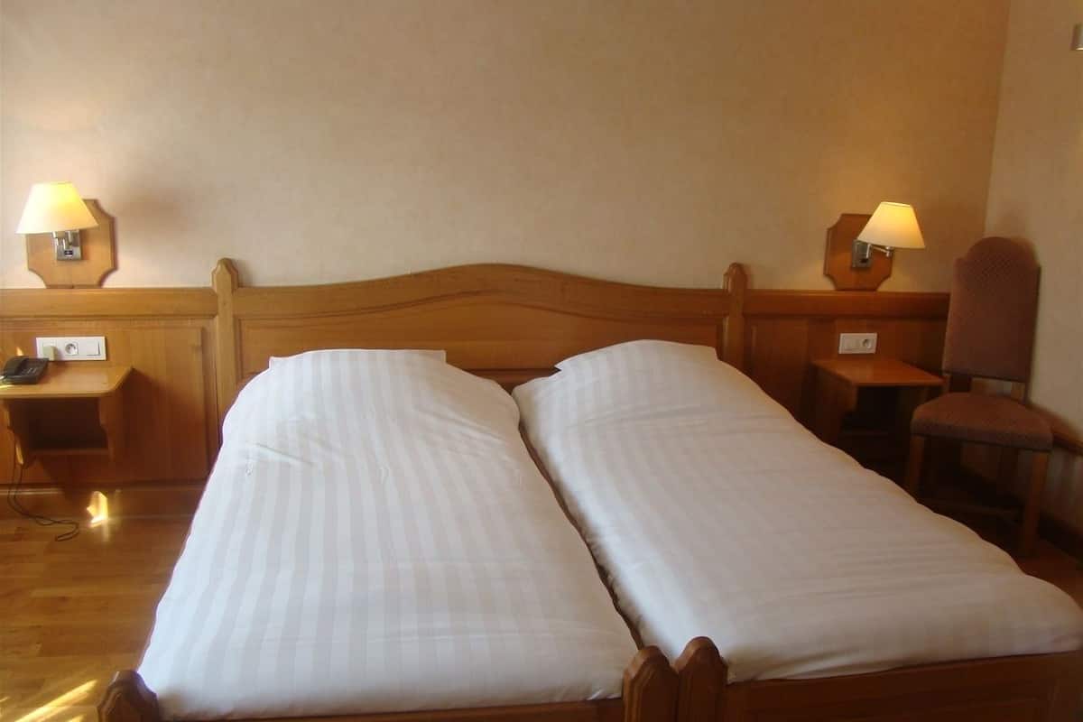 Premium bedding, in-room safe, desk, soundproofing