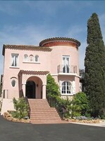 Entrada de la propiedad