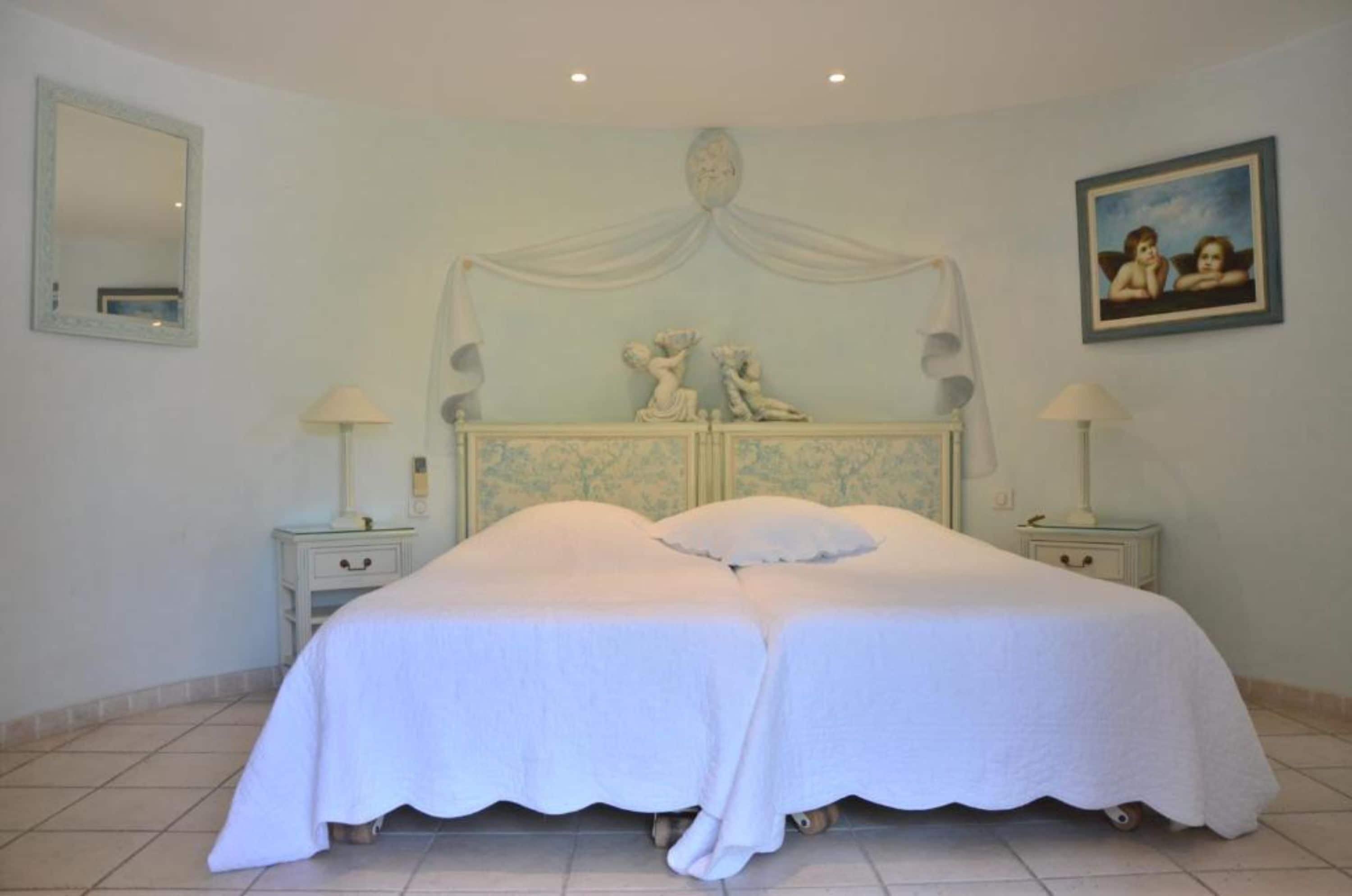 Triple Room | Premium bedding, in-room safe, soundproofing, free WiFi