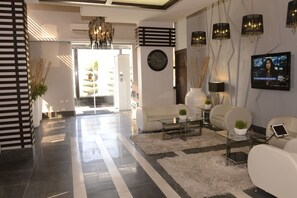Lobby lounge