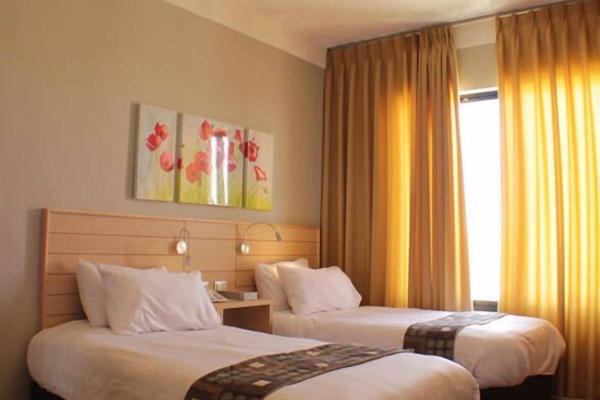 Suite, 1 Bedroom | In-room safe, desk, soundproofing, iron/ironing board