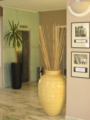 Interior detail - Crystal Suites (Amman)