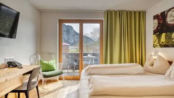 Doppelzimmer | Zimmersafe, Schreibtisch, VerdunkelungsvorhÀnge, kostenloses WLAN