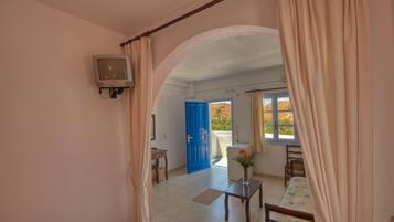 Standard Triple Room | In-room safe, free WiFi, bed sheets