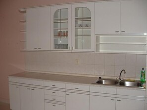Fridge, microwave, coffee/tea maker - Ace Hostel (Budapest)
