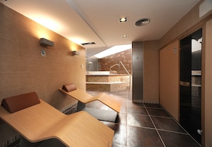 Sauna, hot tub, body treatments, aromatherapy, hot stone massages