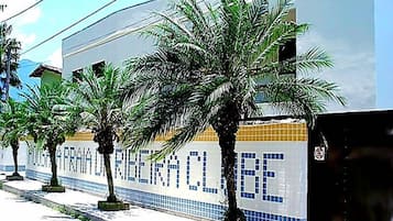 Fachada de la propiedad