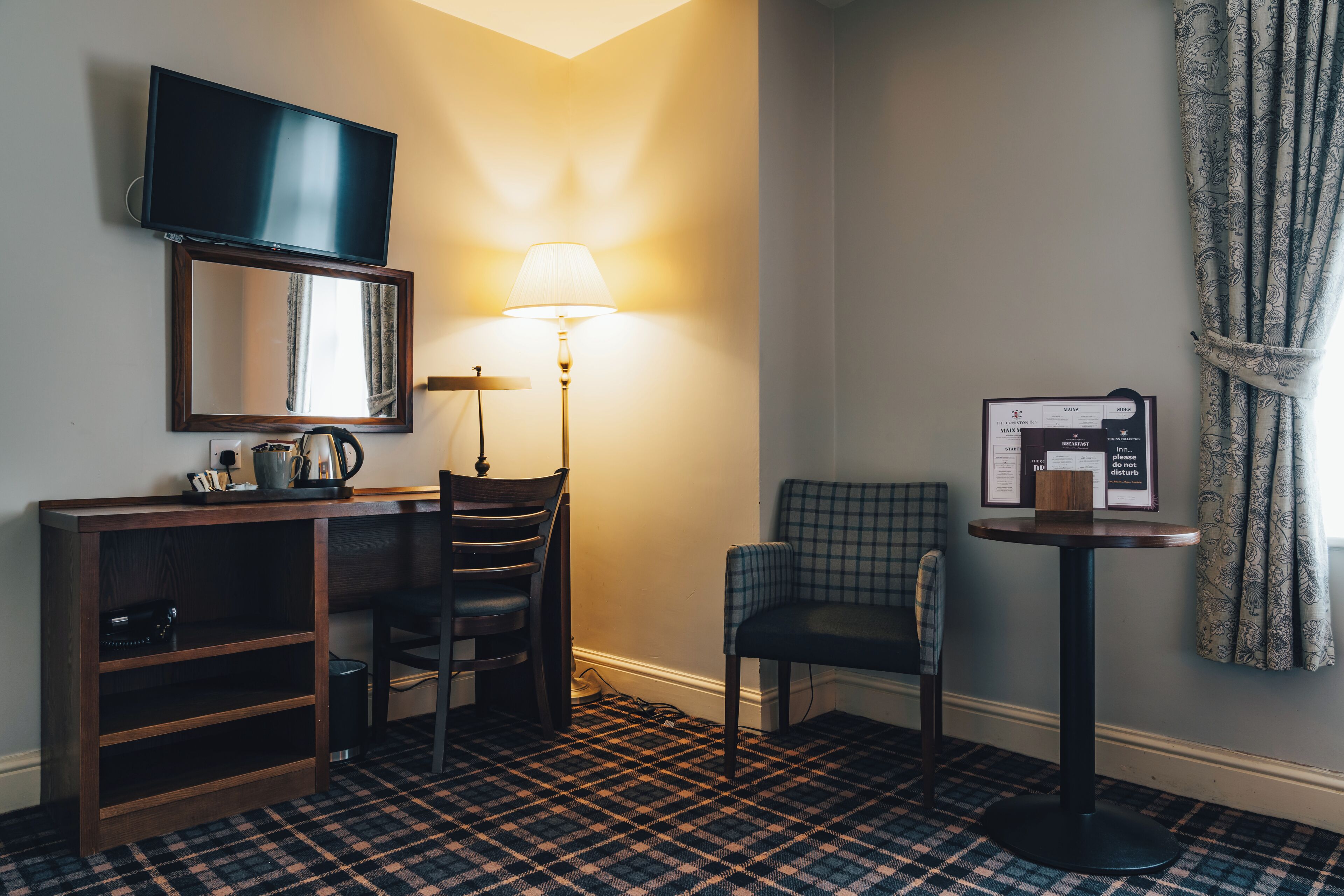 accessible double or twin room | desk, iron/ironing board, free wifi, bed sheets