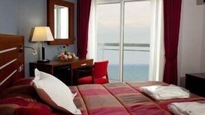 Unclassified image, 2 of 52, button - Hotel La Familia Gallo Rojo (El Campello)