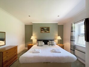 Dun Mohr - 2 Bed - Self Catering Only | Individually decorated, individually furnished, desk, free WiFi - Friars Carse Country House Hotel (Dumfries)