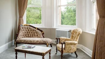 Honeymoon-Suite, 1 Doppelbett | Wohnbereich | Fernseher