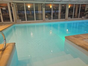 Una piscina techada