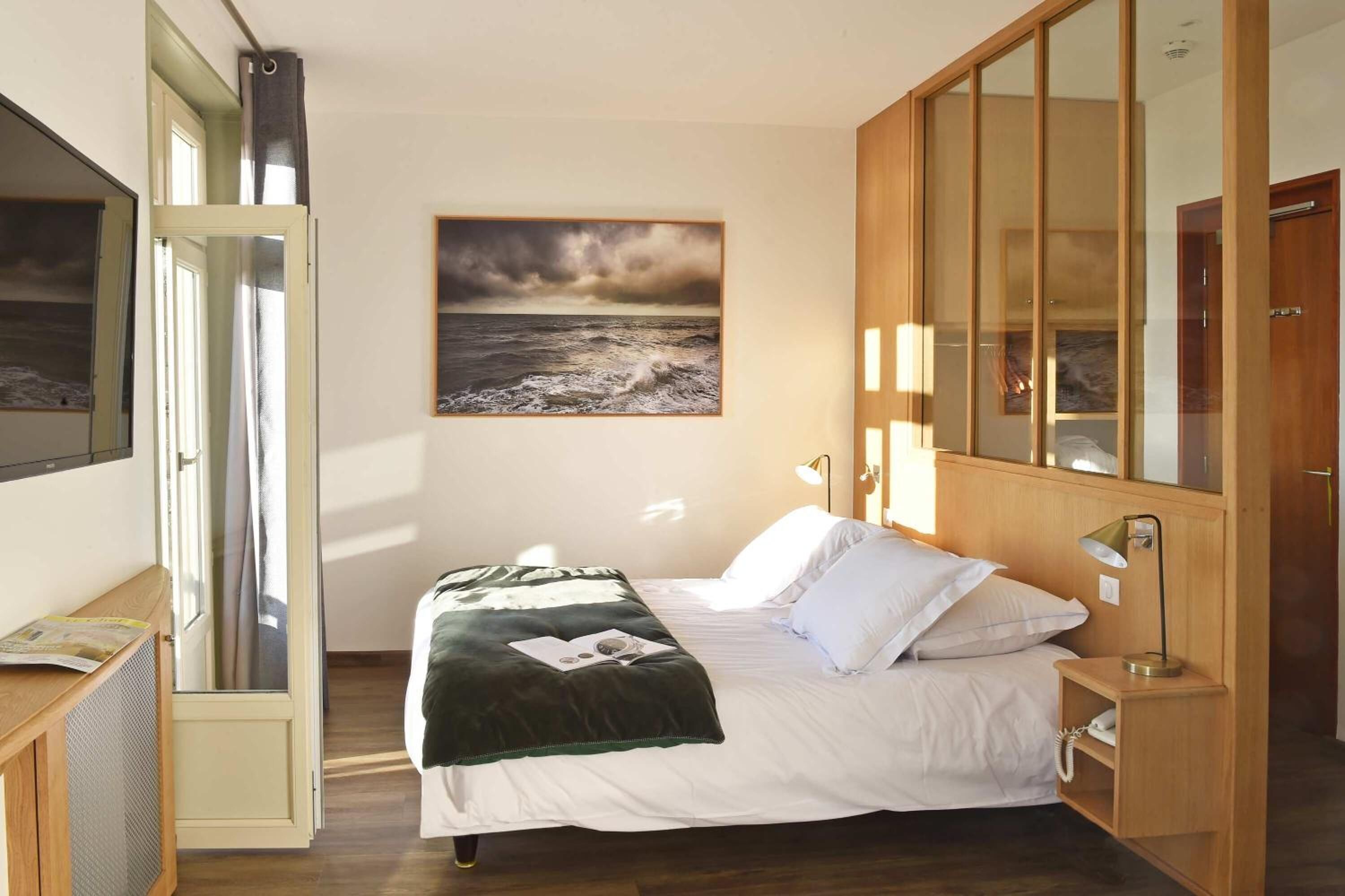 premium bedding, in-room safe, desk, blackout curtains