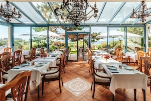 Lunch and dinner served, ocean views