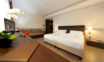 Junior Suite | Premium bedding, Select Comfort beds, minibar, in-room safe