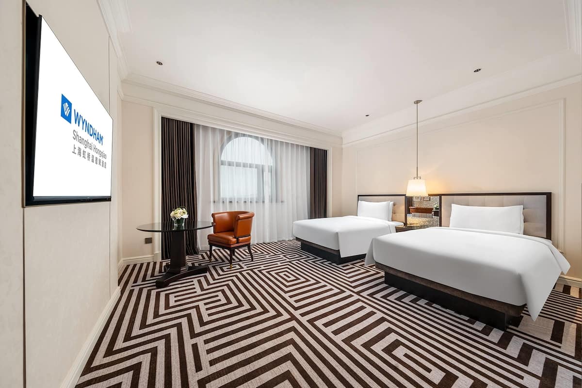 Luksushuone, tupakointi kielletty (Twin) | Untuvapeitot, tallelokero huoneessa, ilmainen Wi-Fi, vuodevaatteet