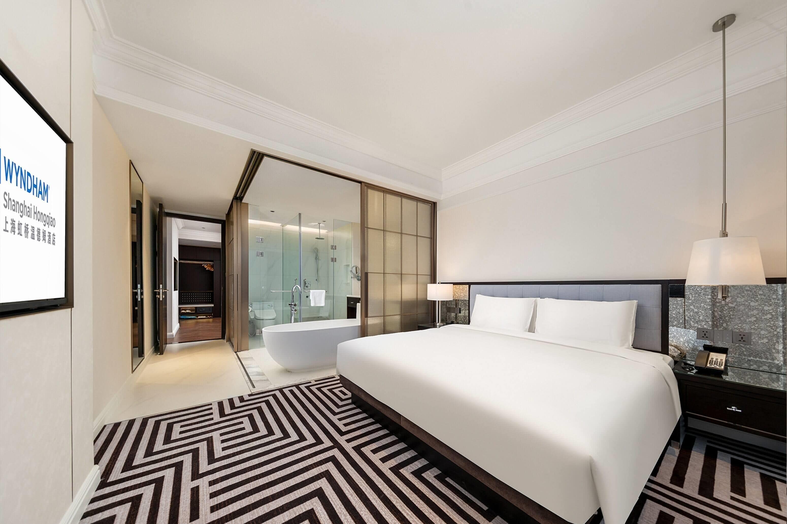Down duvets, in-room safe, free WiFi, bed sheets