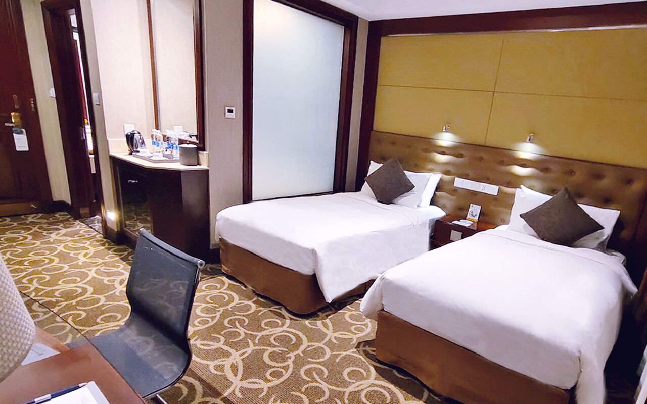 Down duvets, in-room safe, free WiFi, bed sheets