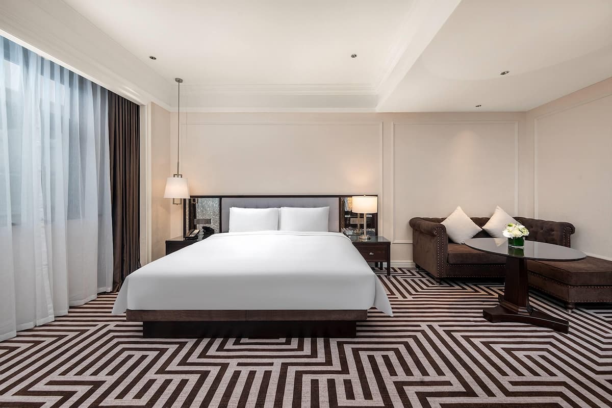 Chambre luxueuse, non-fumeur (Executive King) | Coffre-fort, accès au Wi-Fi (inclus), literie fournie, réveille-matin