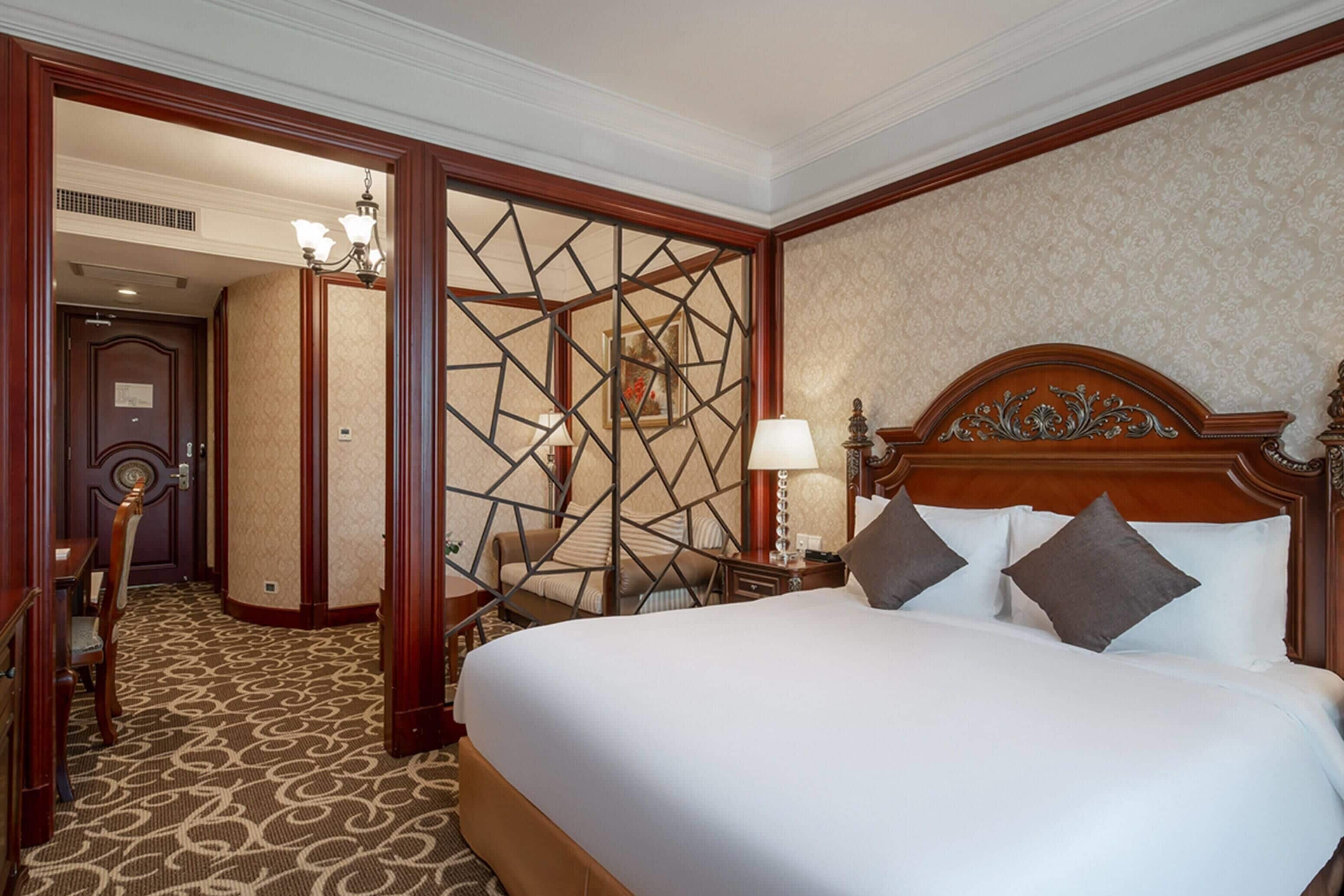 Down duvets, in-room safe, free WiFi, bed sheets